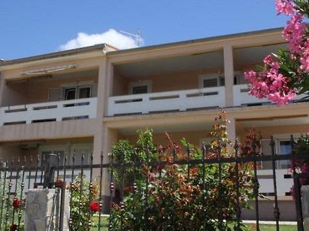 Ara-Kata Apartment Baska  Luaran gambar