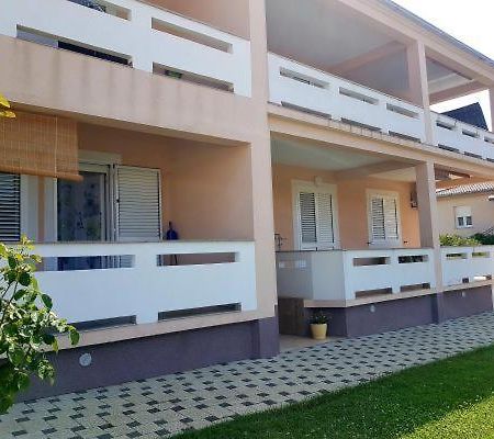 Ara-Kata Apartment Baska  Luaran gambar