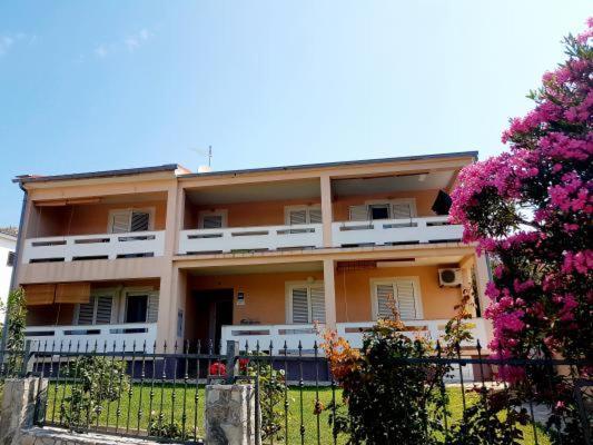 Ara-Kata Apartment Baska  Luaran gambar